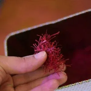 بسته بندی درجه سوم سرگل شهر زعفران